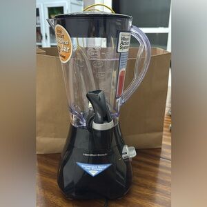 Hamilton Beach Black and Clear Wave Station Express Blender with Pour Spout